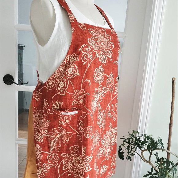 Womens Red floral Japanese CrossBack Apron. No Ties Apron. Upcycled apron. S/M/L - Picture 3 of 6